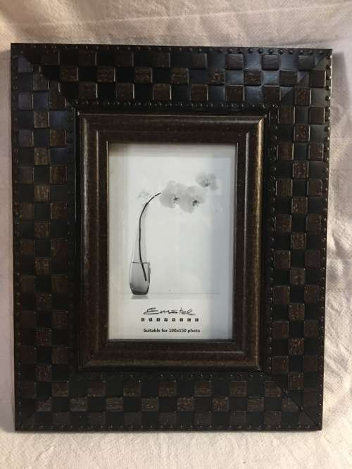 WOW !!! FANTASTIC DESIGNER PICTURE FRAME