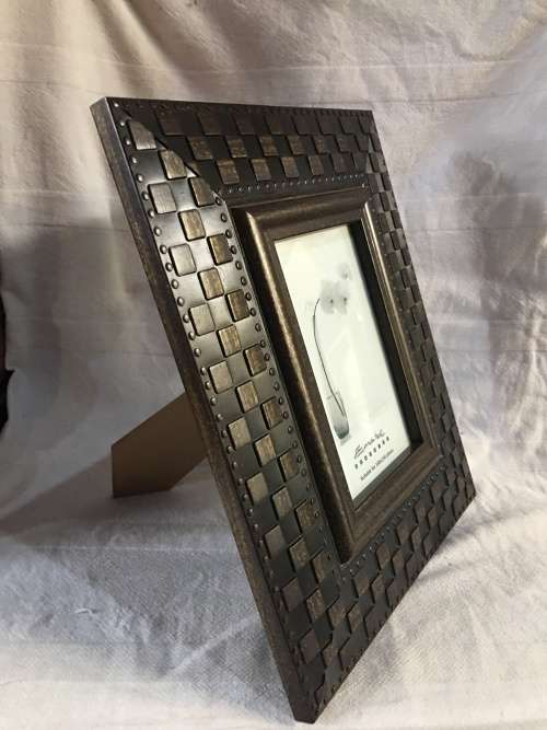 WOW !!! FANTASTIC DESIGNER PICTURE FRAME