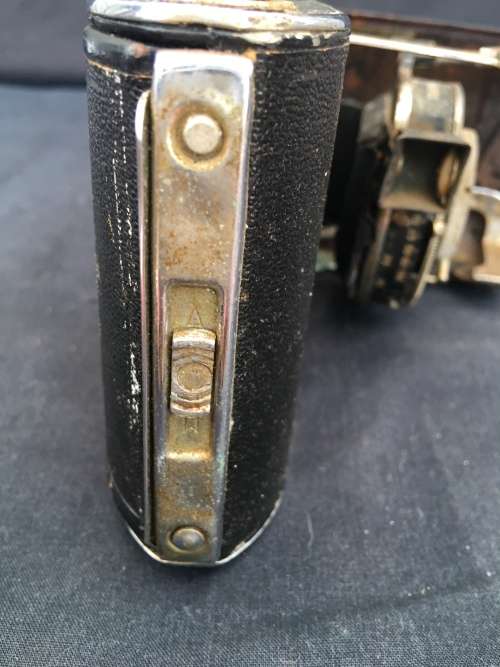 WOW !!! VINTAGE ENSIGN SELFIX 420 SHUTTER CAMERA 1945 . FOR SPARES OR REPAIRS OR DISPLAY