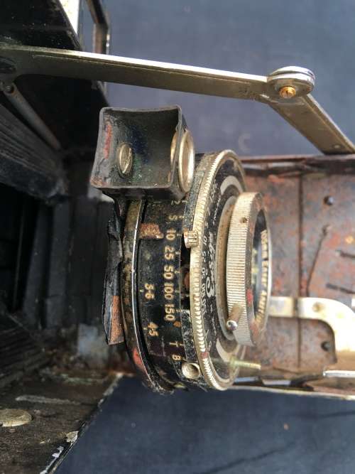 WOW !!! VINTAGE ENSIGN SELFIX 420 SHUTTER CAMERA 1945 . FOR SPARES OR REPAIRS OR DISPLAY