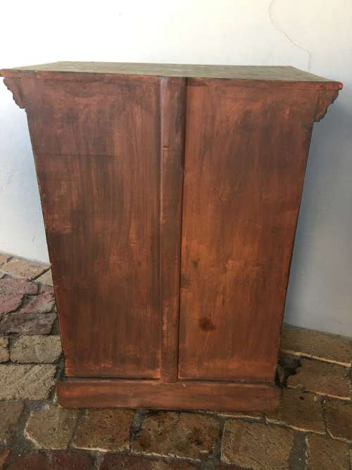 WOW !!!! STUNNING VINTAGE SMALL CABINET / OR BEDSIDE TABLE FOR A SINGLE ROOM