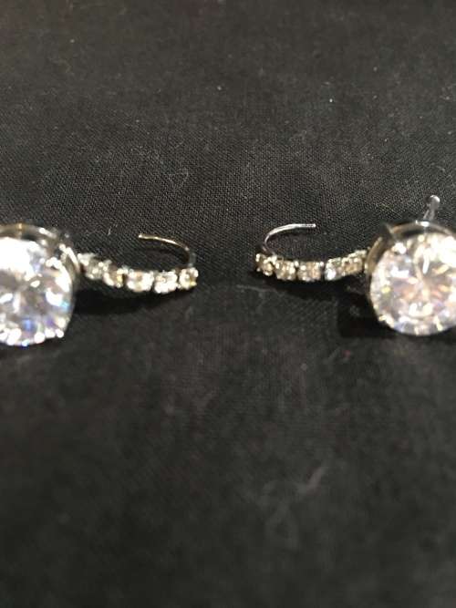 WOW !!! BEAUTIFUL COSTUME JEWELRY EARINGS FOR PIERCED EARS