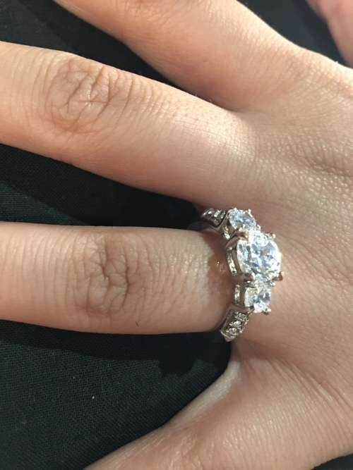WOW !!! BEAUTIFUL COSTUME JEWELRY RING , LOOKS AMAZING