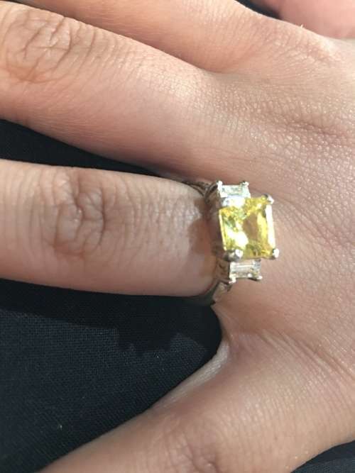 WOW !!! BEAUTIFUL COSTUME JEWELRY RING STAMPED ON THE INSIDE "CLAIRE" , LOOKS AMAZING