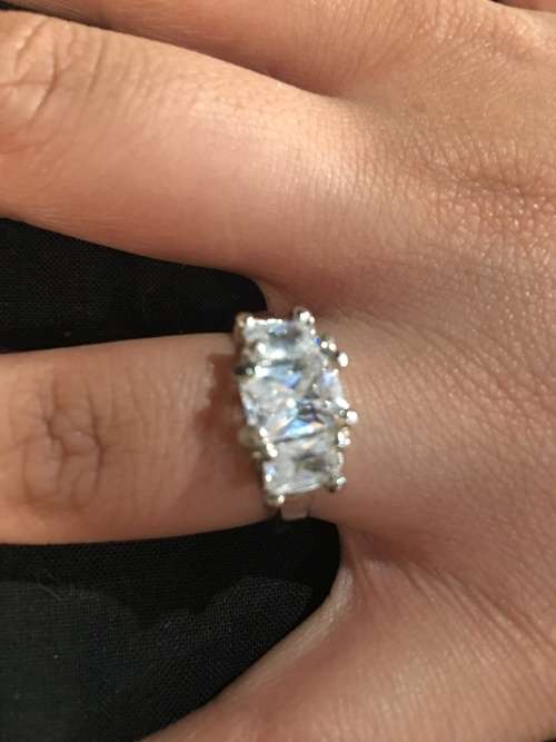 WOW !!! BEAUTIFUL COSTUME JEWELRY RING , LOOKS AMAZING