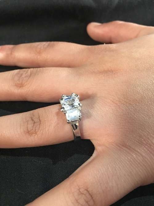 WOW !!! BEAUTIFUL COSTUME JEWELRY RING , LOOKS AMAZING