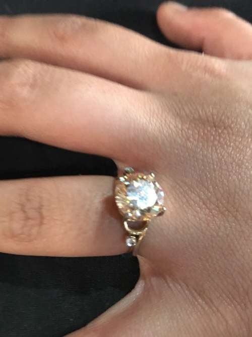 WOW !!! BEAUTIFUL COSTUME JEWELRY RING , LOOKS AMAZING