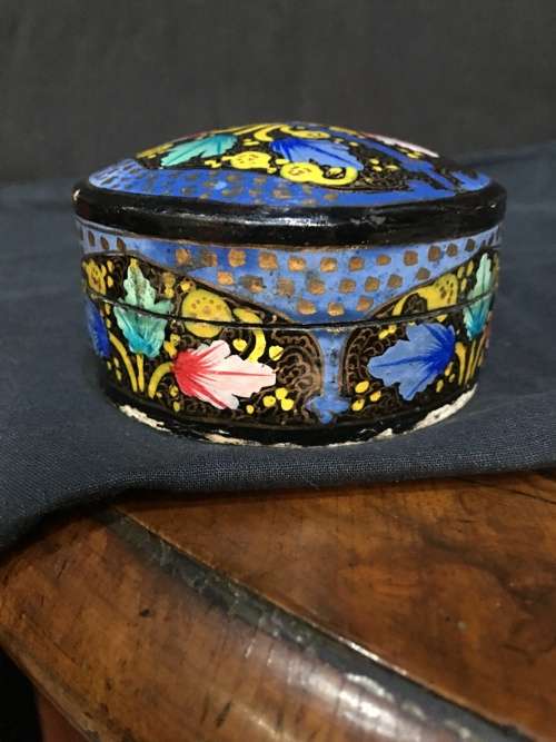 STUNNING SMALL PAPER MACHE HAND PAINTED TRINKET BOX