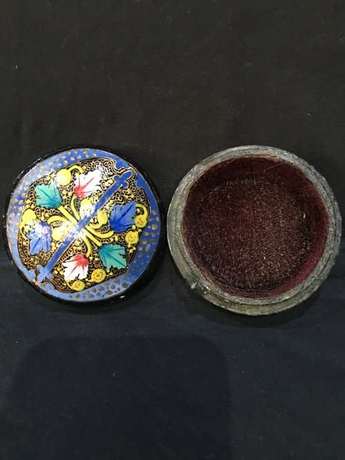 STUNNING SMALL PAPER MACHE HAND PAINTED TRINKET BOX