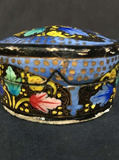 STUNNING SMALL PAPER MACHE HAND PAINTED TRINKET BOX