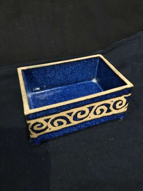 GORGEOUS BLUE GLAZED GREEK STYLE PORCELAIN TRINKET BOX