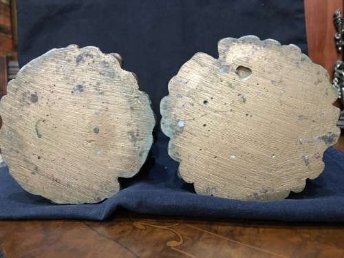 STUNNING HEAVY PAIR OF CANDLE STICKS IN A LOVELY GOLD DETAIL MADE TO RESEMBLE TIE BACKS