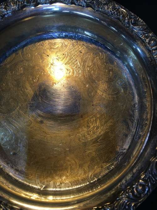 WOW !!! GORGEOUS HEAVY VINTAGE SILVER PLATED PIE DISH ON LION FEET WITH LOADS OF DETAILING