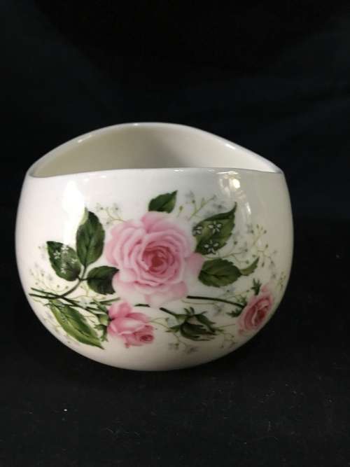 WOW !!! VINTAGE CONTINENTAL CHINA VITREOUS TRINKET / POT POURRI / OR SUGAR BOWL