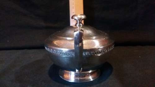 Vintage silver Plated Walker and Hall Sheffield 17074 Sugar Pot with Lid - 250ml