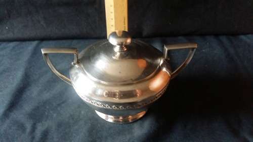 Vintage silver Plated Walker and Hall Sheffield 17074 Sugar Pot with Lid - 250ml