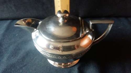 Vintage silver Plated Walker and Hall Sheffield 17074 Creamer with Lid - 250ml