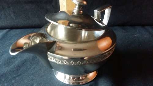 Vintage silver Plated Walker and Hall Sheffield 17074 Creamer with Lid - 250ml