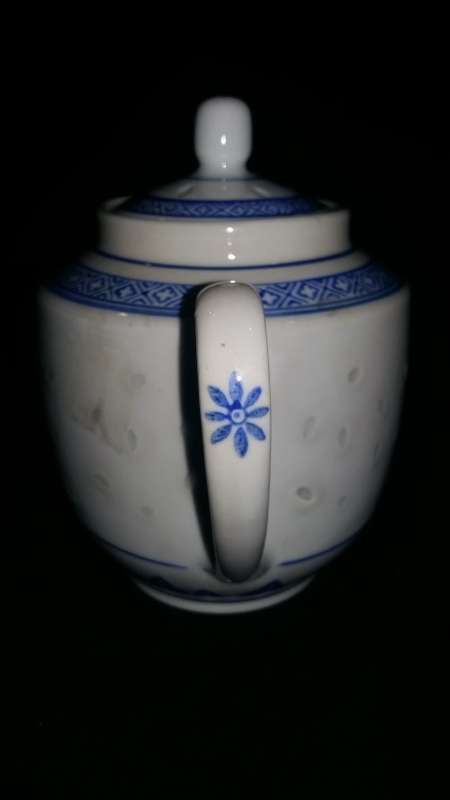 Beautiful Vintage Chinese Rice Design Large Blue and White Tea Pot