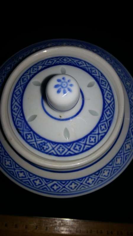 Beautiful Vintage Chinese Rice Design Large Blue and White Tea Pot
