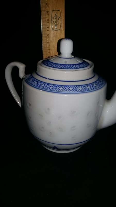 Beautiful Vintage Chinese Rice Design Large Blue and White Tea Pot