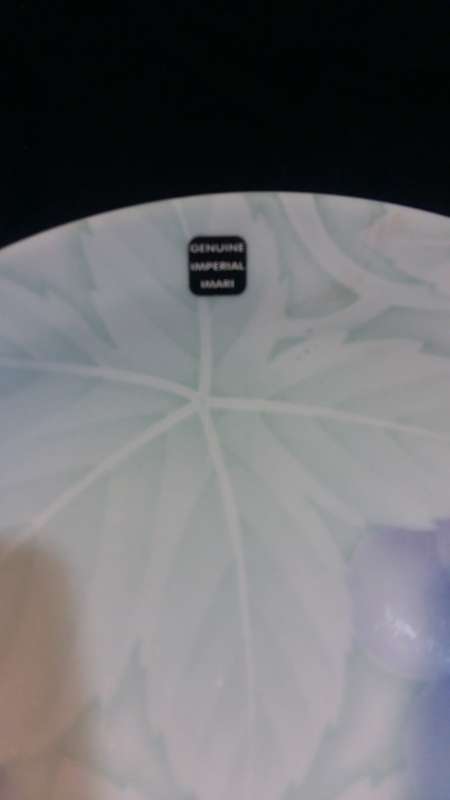 Beautiful Imari  Porcelain Grape Design Dish. with artist signature