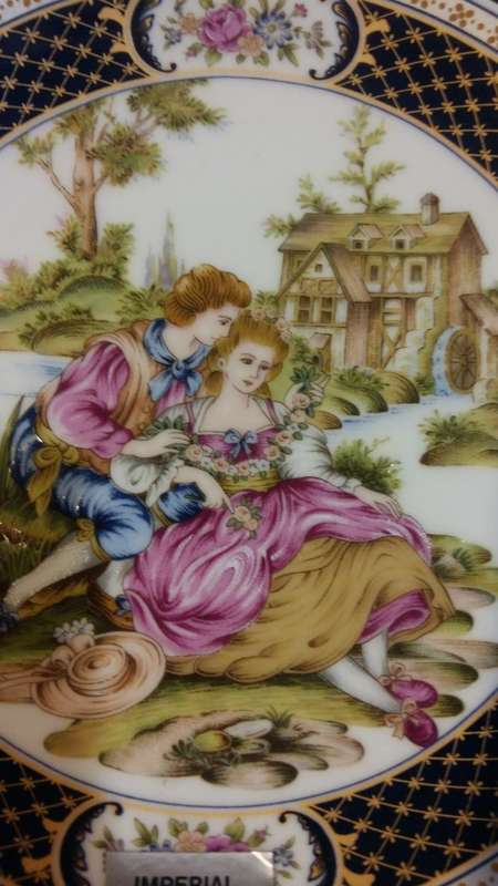 Beautiful Vintage Imari  Porcelain Victorian Design Plate. with artist signature