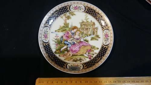 Beautiful Vintage Imari  Porcelain Victorian Design Plate. with artist signature