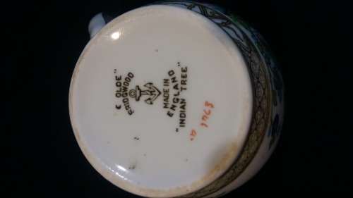 Beautiful Antique "Ye Olde" Indian Tree,  Fridgewood England Creamer