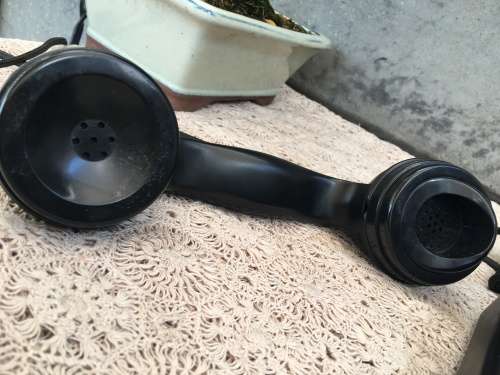 WOW !!! HIGHLY COLLECTIBLE VINTAGE BAKELITE PRESS BUTTON TELKOM TELEPHONE , TESTED AND WORKING