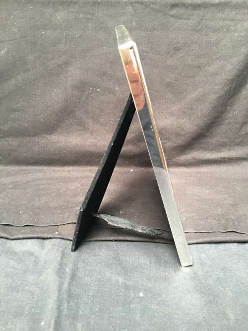 STUNNING SILVER PLATED PORTRAIT PICTURE FRAME COMPLETE WITH THE GLASS