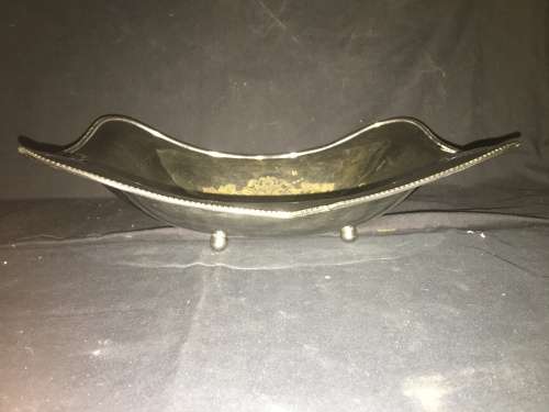 STUNNING HEAVY ANTIQUE SILVER PLATE TABLE CENTRE PIECE BOWL ON BUN FEET WITH ORNATE DETAILING