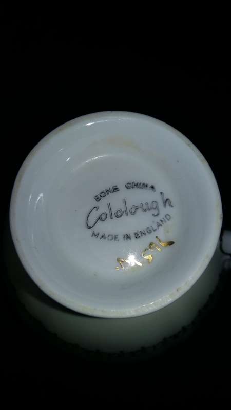 RARE !! Beautiful Antique 1920s Colclough White and Gold, Roses and Lace, Tea Cup, with markings.