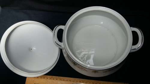 Beautiful Vintage Porcelain Lara-Ware Posy Design. 2Lt Soup Tureen with Lid and marked.