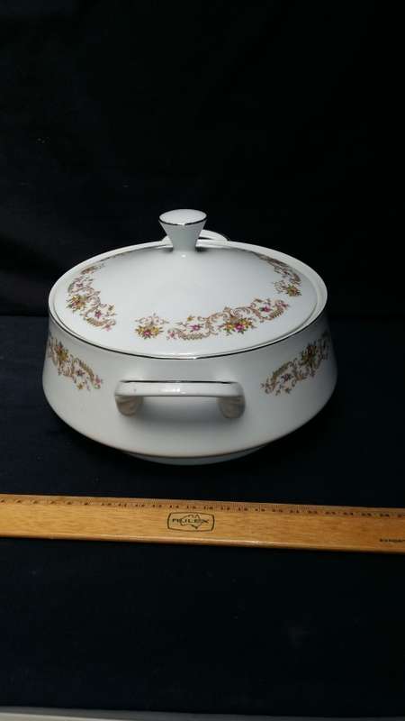 Beautiful Vintage Porcelain Lara-Ware Posy Design. 2Lt Soup Tureen with Lid and marked.