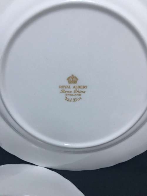WOW !!! *********LOW R1 START *********ROYAL ALBERT VAL D'or TEA TRIO