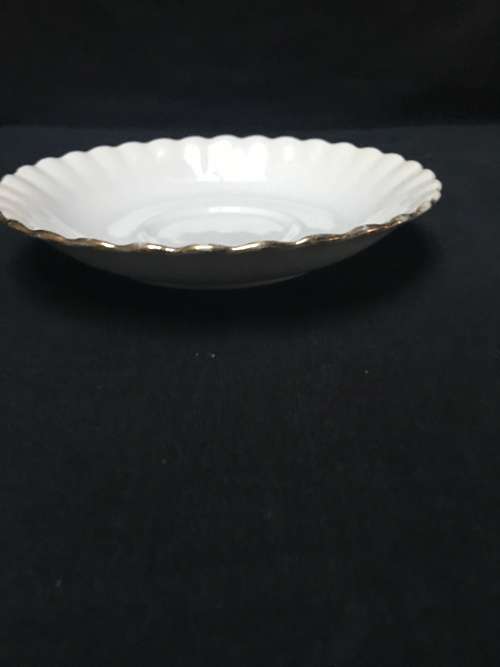 WOW !!! *********LOW R1 START *********ROYAL ALBERT VAL D'or SAUCER , REPLACEMENT PIECE