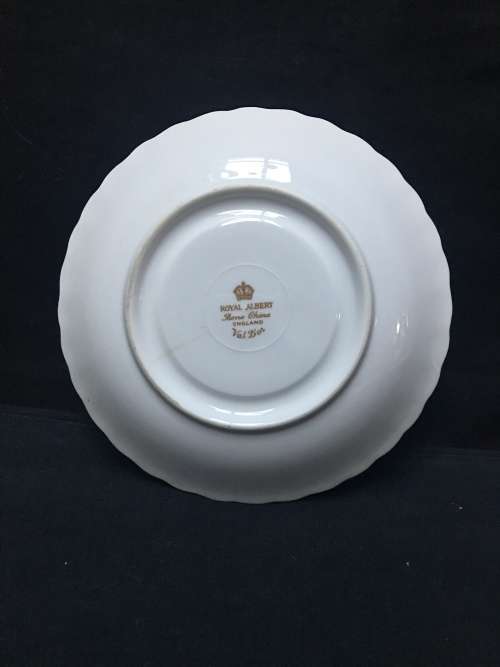 WOW !!! *********LOW R1 START *********ROYAL ALBERT VAL D'or SAUCER , REPLACEMENT PIECE
