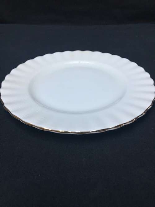 WOW !!! *********LOW R1 START *********ROYAL ALBERT VAL D'or SIDE PLATE , REPLACEMENT PIECE