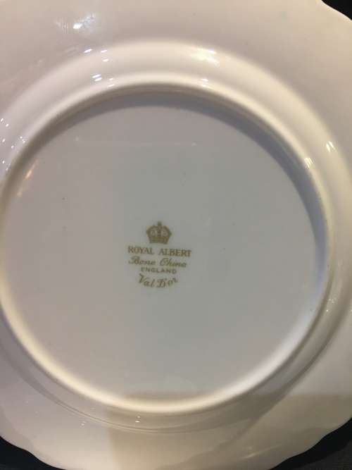 WOW !!! *********LOW R1 START *********ROYAL ALBERT VAL D'or TEA TRIO