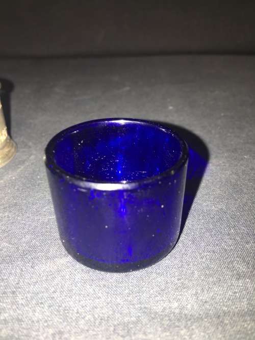 HALLMARKED DOCKER AND BURN c1927 STERLING SILVER SALT WITH COBALT BLUE GLASS INSERT 13.43g