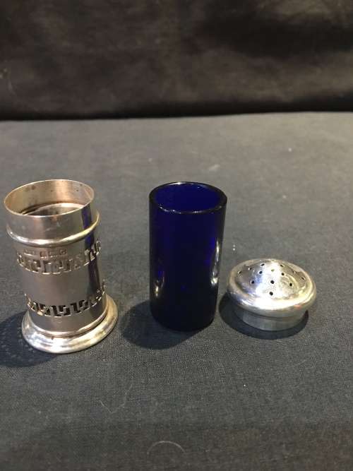 HALLMARKED DOCKER AND BURN c1927 STERLING SILVER CASTER WITH COBALT BLUE GLASS INSERT 13.45g