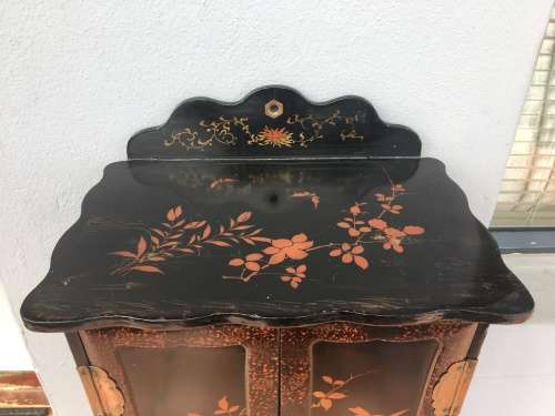 STUNNING LARGE ANTIQUE BLACK LACQUERED AND HAND PAINTED CHINESE MULTI DRAW 2 DOOR CABINET
