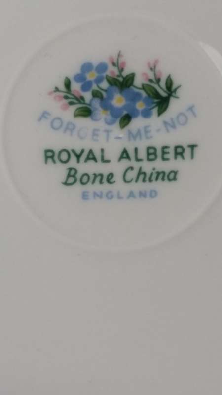 Beautiful Vintage Royal Albert "FORGET ME NOT" Trio c1950s