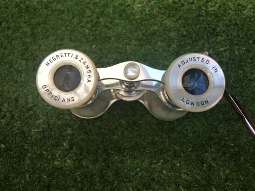 STUNNING SET OF NEGRETTI AND ZIMBRA OPERA GLASSES FINISHED IN MOTHER OF PEARL WITH TELESCOPIC ARM