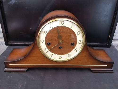 WOW !!! STUNNING MAHOGANY CASED FRANZ HERMLE MANTLE CLOCK WITH THE KEY IN PERFECT WORKING ORDER