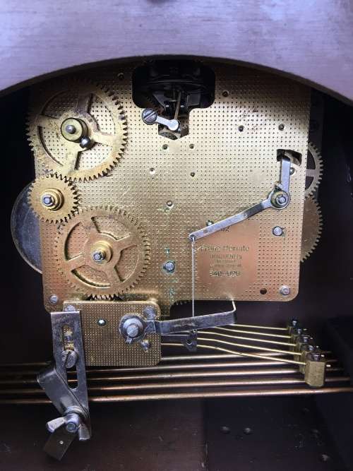 WOW !!! STUNNING MAHOGANY CASED FRANZ HERMLE MANTLE CLOCK WITH THE KEY IN PERFECT WORKING ORDER