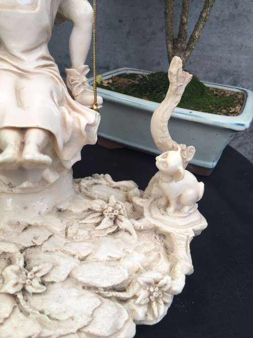 WOW !!! STUNNING LARGE RESIN FAIRYTALE STYLE ORNAMENT OF KIDS SWINGING IN A TREE