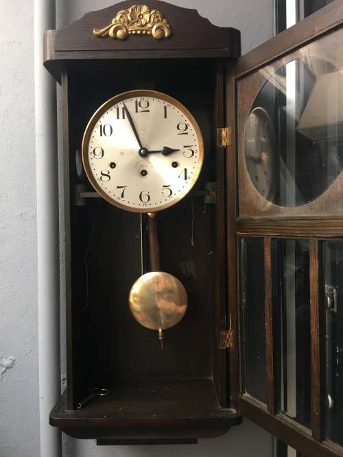WOW !!! STUNNING LARGE OLD OAK CASED KIENZLE WALL CLOCK BY AMERICAN SWISS WATCH COMPANY CAPE TOWN