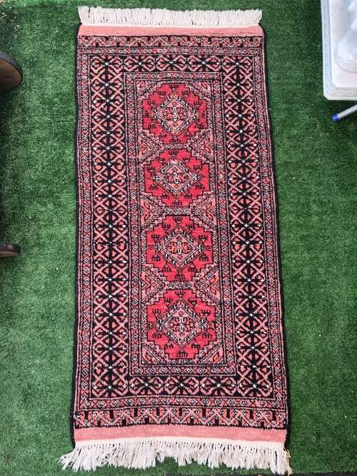 WOW !!!!  A STUNNING PURE WOOL HAND KNOTTED BOKHARA PERSIAN CARPET 1280 X 600mm